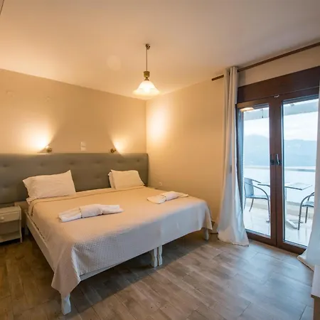 Porto Timoni לינה וארוחת בוקר 3*
